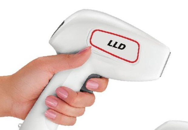 Diodenlaser-Handstück des Spark pro in der Hand